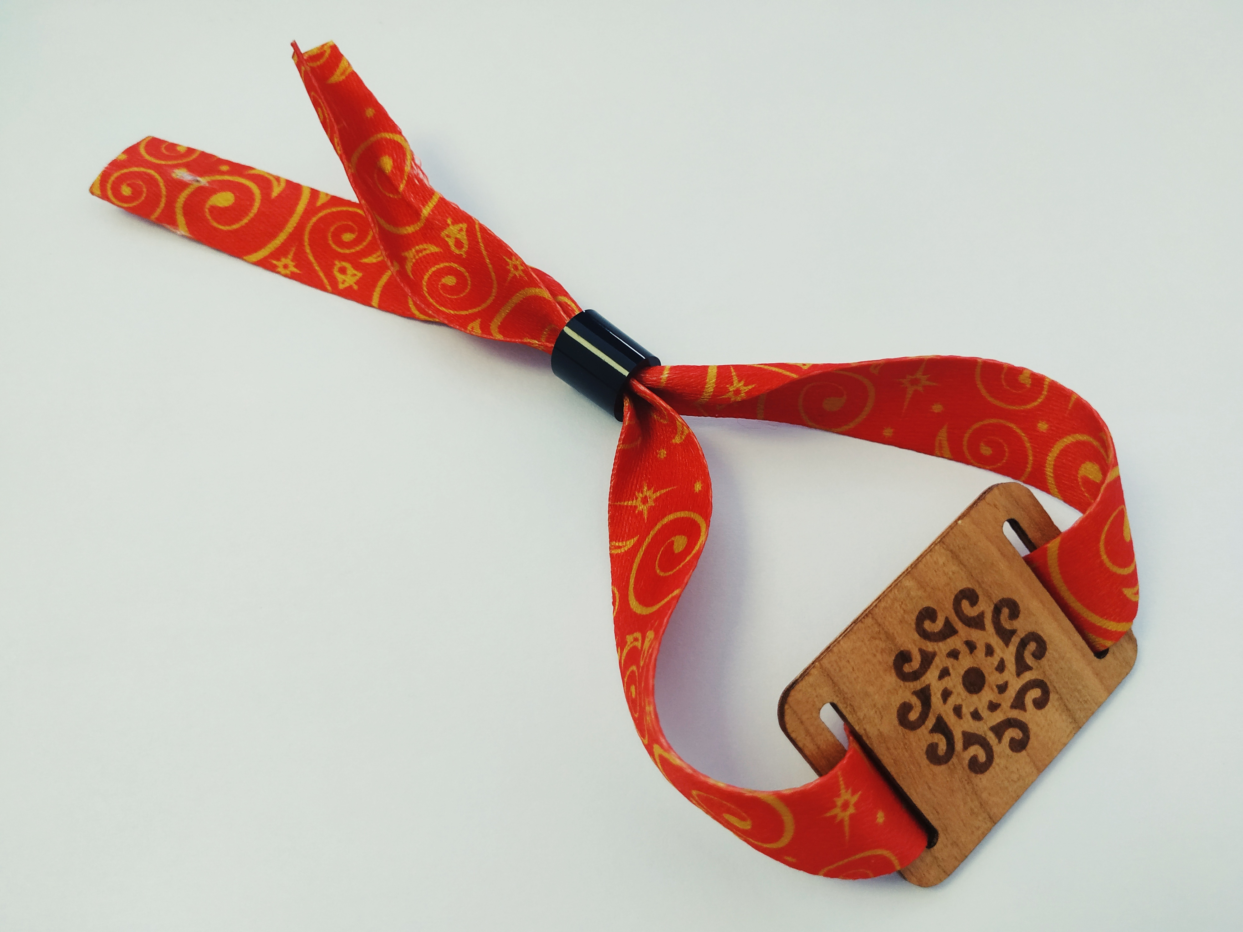 RFID Wristband of wooden cards